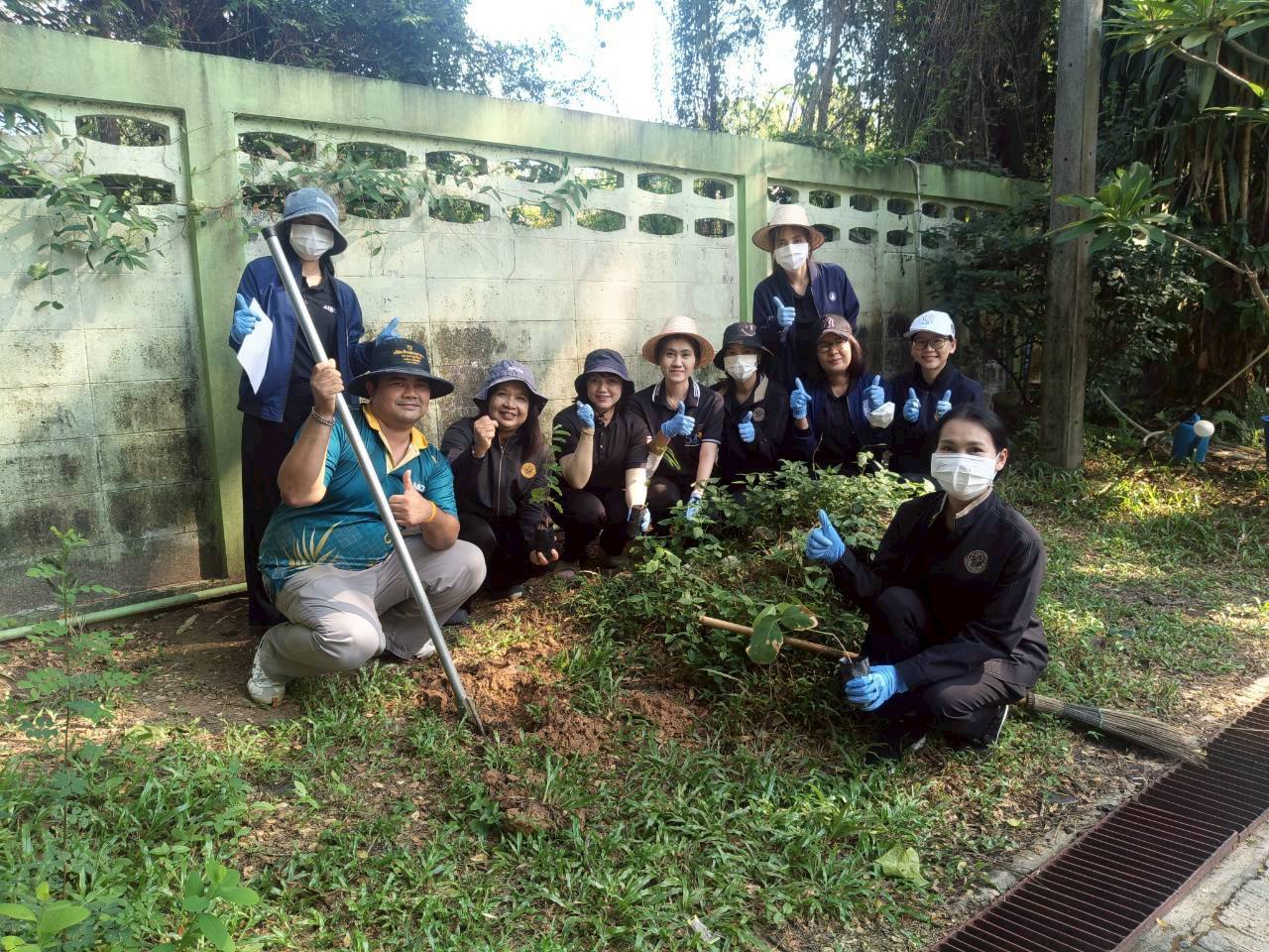 title - นพุธที่ 6 พฤษภาคม 2569 เวลา 15.00 น. นายทินกร เพียภูเขียว ปฏิรูปที่ดินจังหวัดอุบลราชธานี พร้อมด้วยข้าราชการ พนักงานราชการ พนักงานกองทุน และบุคลากรของสำนักงาน ร่วมกันจัดกิจกรรมปลูกและดูแลต้นไม้
